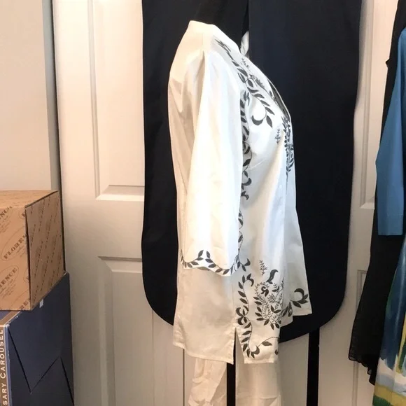 Robert Graham Large Beige & Grey
